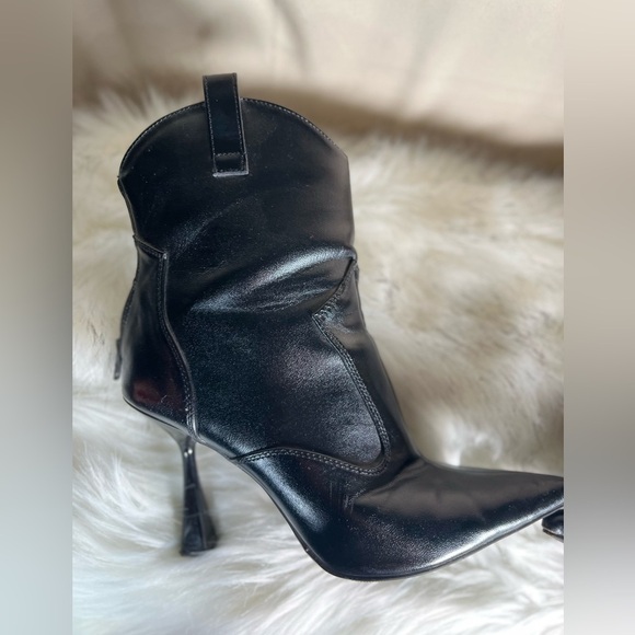 Elegant Western Black Women's Boots - Picture 2 of 9